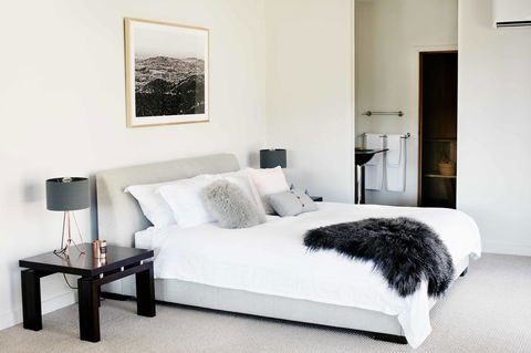 Polperro Villas - Accommodation Gladstone 15