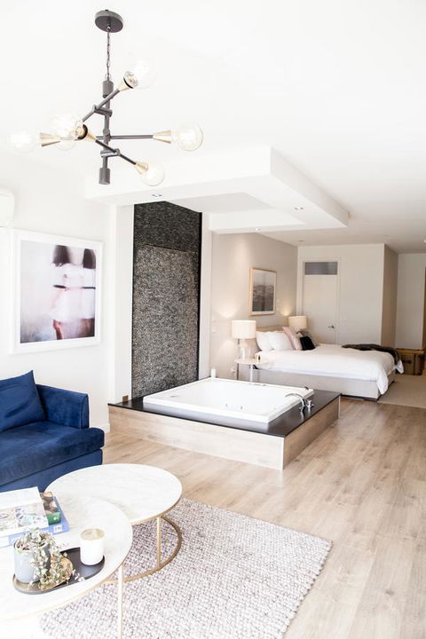 Polperro Villas - Accommodation Gladstone 9