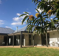 3 Bells Alpine Cottage - Accommodation Gladstone