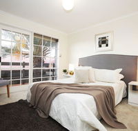 The Gallery Hours - Accommodation Gladstone