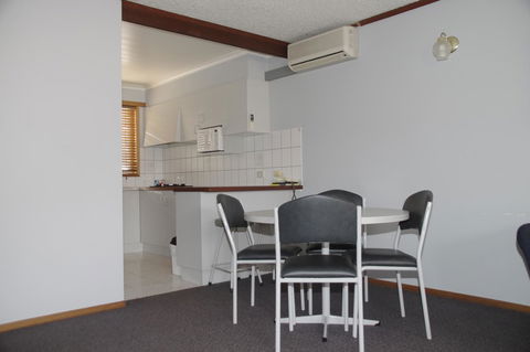 Blue Whale Motor Inn & Apartments - Accommodation Gladstone 28