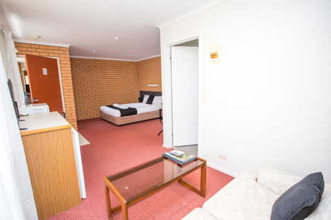 Blue Whale Motor Inn & Apartments - Accommodation Gladstone 8