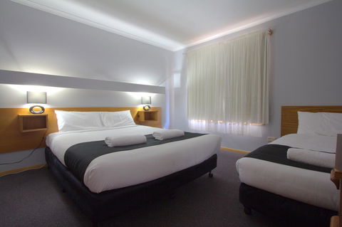 Blue Whale Motor Inn & Apartments - Accommodation Gladstone 1