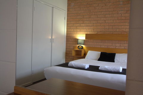 Blue Whale Motor Inn & Apartments - Accommodation Gladstone 24