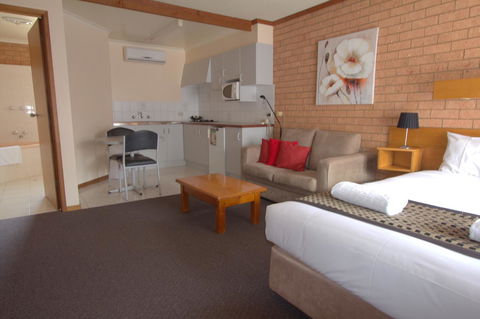 Blue Whale Motor Inn & Apartments - Accommodation Gladstone 20