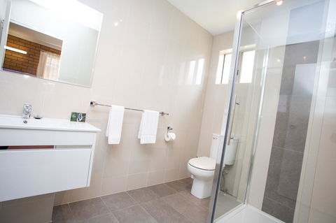 Blue Whale Motor Inn & Apartments - Accommodation Gladstone 7