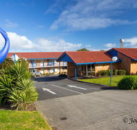 Blue Whale Motor Inn  Apartments - Accommodation Gladstone