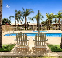 Lakeside Country Club - Accommodation Gladstone