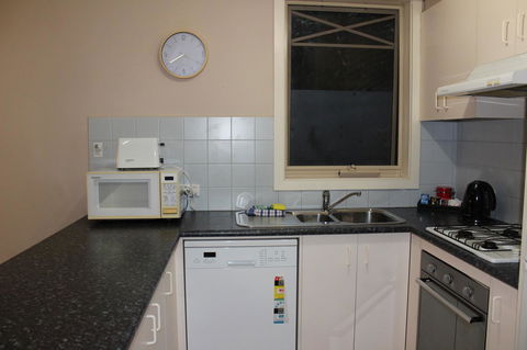 Australian Home Away @ Box Hill 2 Bedroom - Accommodation Gladstone 8