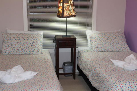 Australian Home Away @ Box Hill 2 Bedroom - Accommodation Gladstone 4