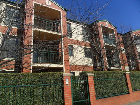 Australian Home Away @ Box Hill 2 Bedroom - Accommodation Gladstone 1