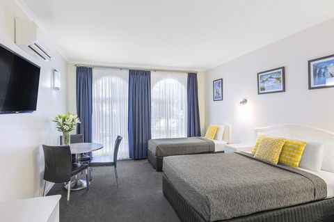 Cathedral Motor Inn - Accommodation Gladstone 8