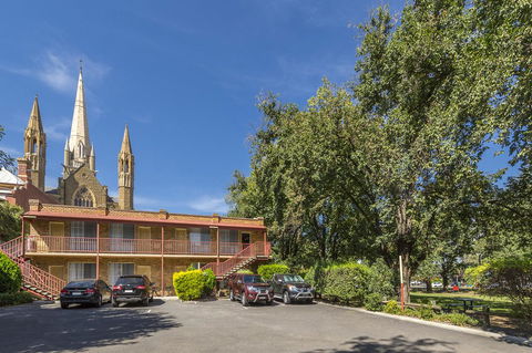 Cathedral Motor Inn - Accommodation Gladstone 1