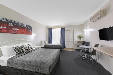 Cathedral Motor Inn - Accommodation Gladstone 15