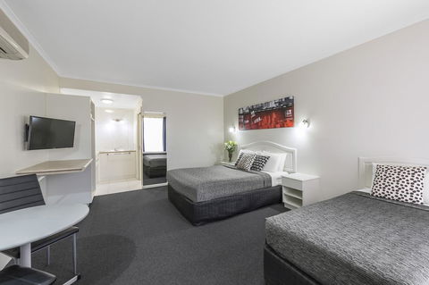 Cathedral Motor Inn - Accommodation Gladstone 16