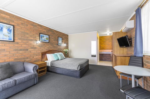 Cathedral Motor Inn - Accommodation Gladstone 20