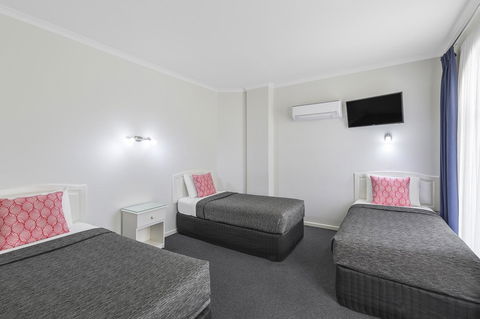 Cathedral Motor Inn - Accommodation Gladstone 11