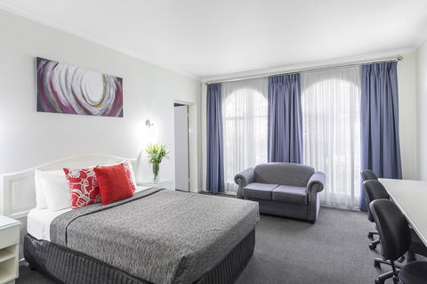 Cathedral Motor Inn - Accommodation Gladstone 12