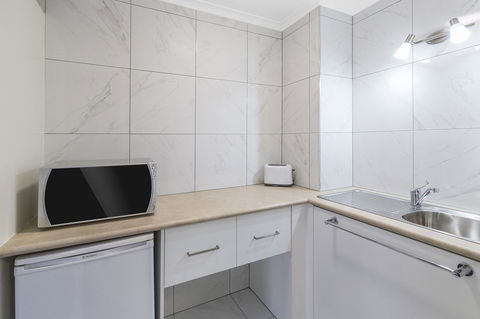 Cathedral Motor Inn - Accommodation Gladstone 14