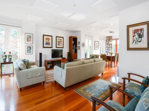 Boutique Stays - Maple On Kent - Accommodation Gladstone 2