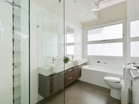 Boutique Stays - Maple On Kent - Accommodation Gladstone 16