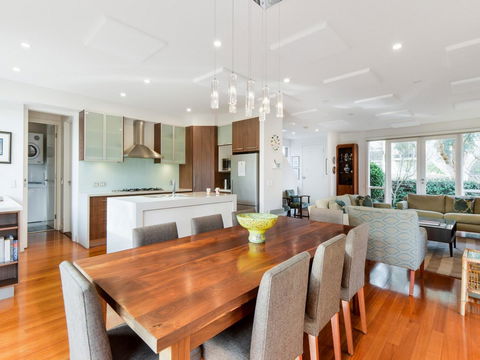 Boutique Stays - Maple On Kent - Accommodation Gladstone 3