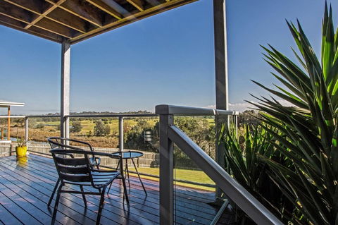 Saltwater Breeze Retreat - Accommodation Gladstone 27