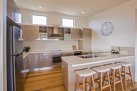 Saltwater Breeze Retreat - Accommodation Gladstone 9