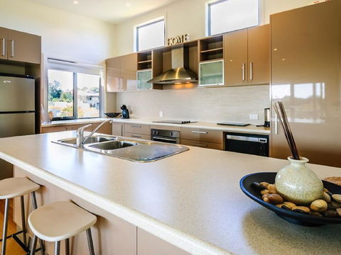 Saltwater Breeze Retreat - Accommodation Gladstone 10