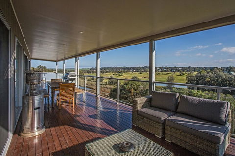 Saltwater Breeze Retreat - Accommodation Gladstone 7