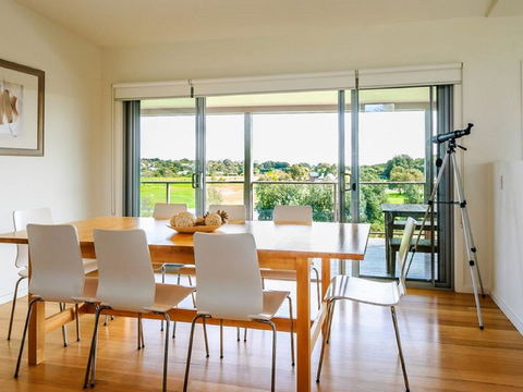 Saltwater Breeze Retreat - Accommodation Gladstone 12
