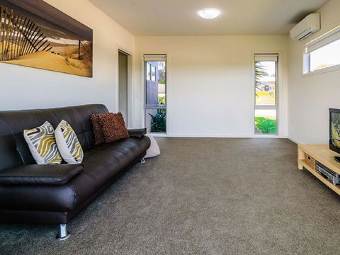 Saltwater Breeze Retreat - Accommodation Gladstone 23