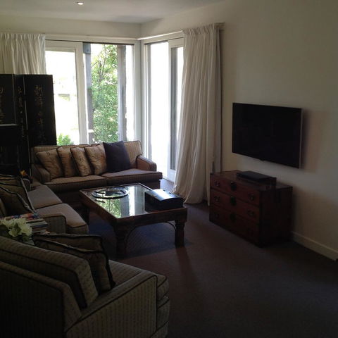 Lorne Holiday House - Accommodation Gladstone 11