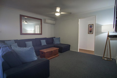 Debbie\'s Place - Accommodation Gladstone 7