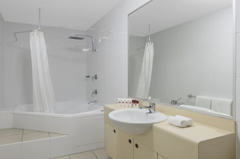 Ramada By Wyndham Marcoola Beach - Accommodation Gladstone 10