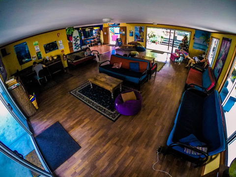 Cool Bananas Backpackers - Accommodation Gladstone 28