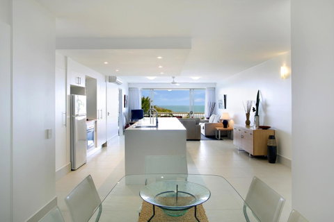 La Mer Sunshine Beachfront - Accommodation Gladstone 17
