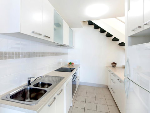 La Mer Sunshine Beachfront - Accommodation Gladstone 5