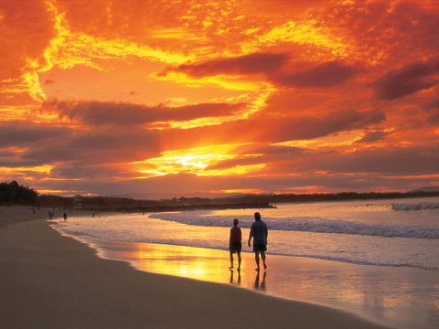 La Mer Sunshine Beachfront - Accommodation Gladstone 12