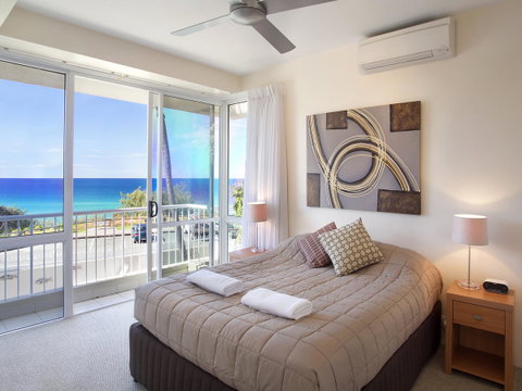 La Mer Sunshine Beachfront - Accommodation Gladstone 4