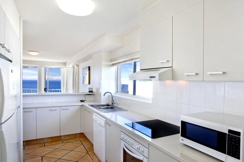 La Mer Sunshine Beachfront - Accommodation Gladstone 6