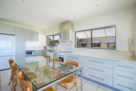 Sunseeker Holiday Apartments - Accommodation Gladstone 26
