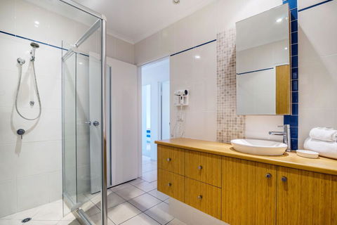 Sunseeker Holiday Apartments - Accommodation Gladstone 4