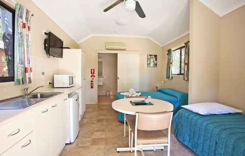 Captain Cook Holiday Village 1770 - Accommodation Gladstone 13