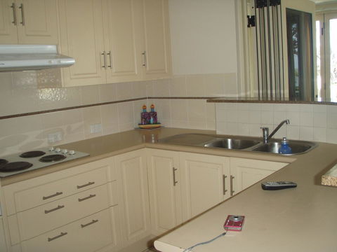 Sails On Horseshoe - Accommodation Gladstone 22
