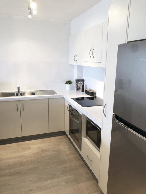 Sunshine Beach Luxe Apartment - Accommodation Gladstone 9