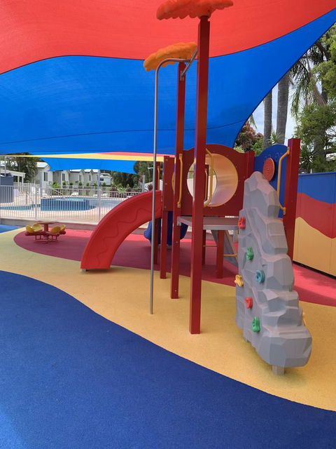 Alex Beach Cabins And Tourist Park - Accommodation Gladstone 6