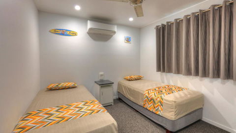 Alex Beach Cabins And Tourist Park - Accommodation Gladstone 10