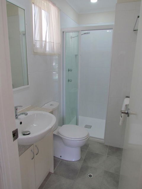 Alex Beach Cabins And Tourist Park - Accommodation Gladstone 37