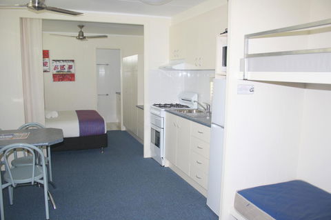 Alex Beach Cabins And Tourist Park - Accommodation Gladstone 41